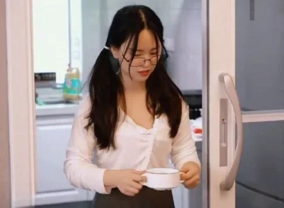 Cha dượng bị người phụ nữ đã ly hôn hút