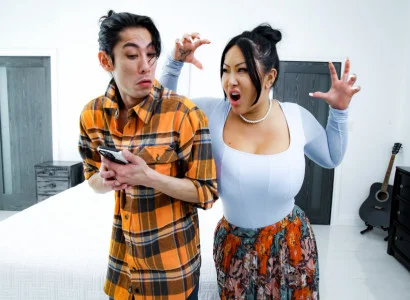 Con trai ấy cho mẹ kế xăm trổ hàng múp đạt cực khoái